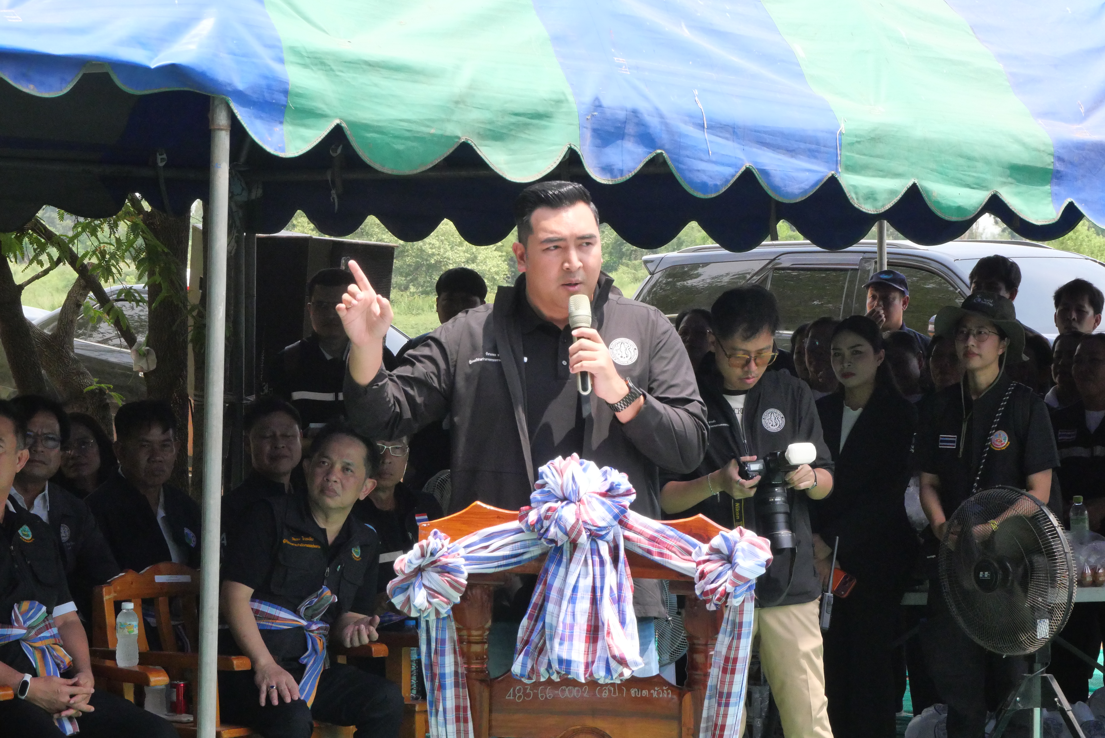 title - ส.ป.ก. ติดตามรัฐมนตรีช่วยว่าการกระทรวงเกษตรและสหกรณ์ (นายวัชระพล ขาวขำ) พร้อมคณะ ลงพื้นที่ตรวจราชการในพื้นที่จังหวัดกาฬสินธุ์ (จุดที่ 1) 